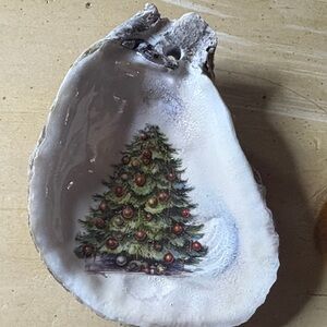 Decorative Oyster Shell with Christmas Tree Design